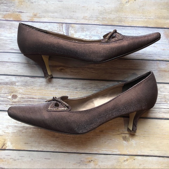 J Loren Brown Betsy Heels Size 9 - Picture 4 of 4